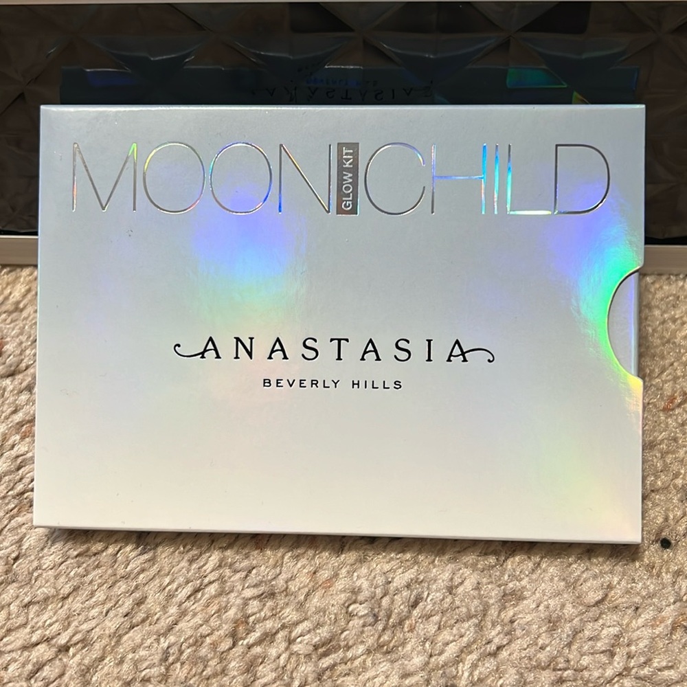 New Anastasia Beverly Hills Moonchild Glow Kit